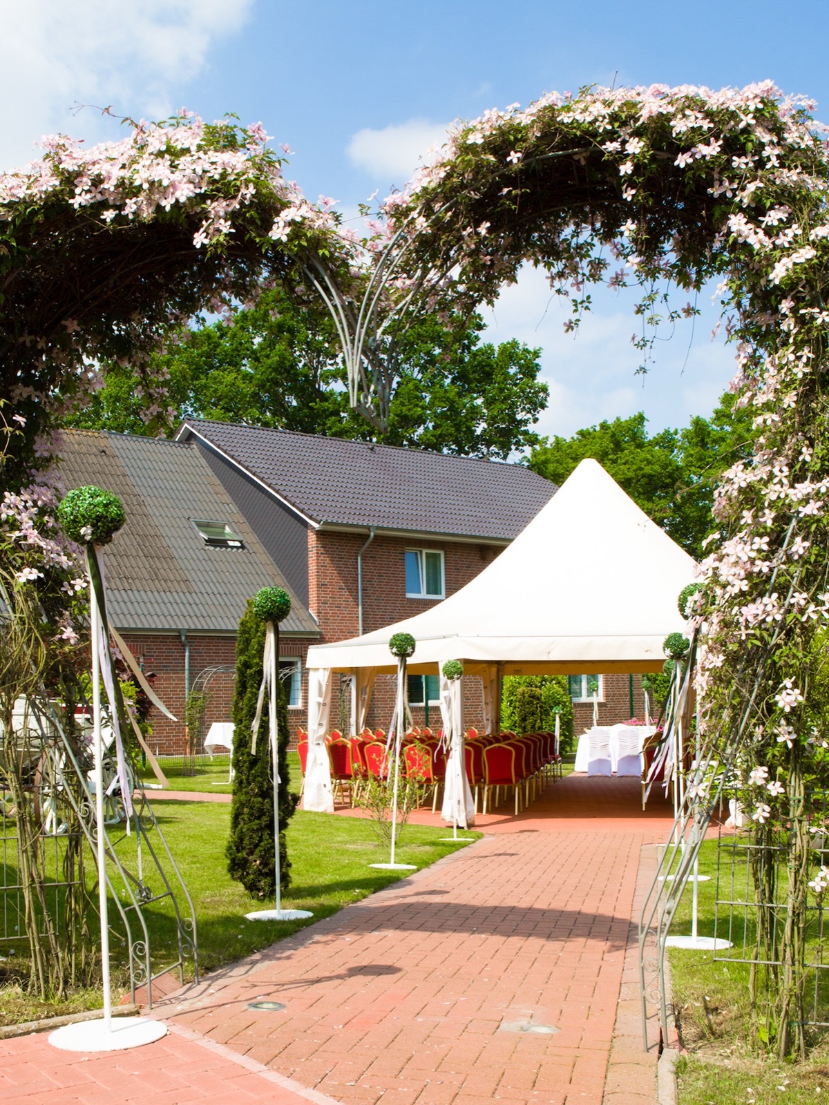 Trauung im Hochzeitsgarten Hotel Ripken