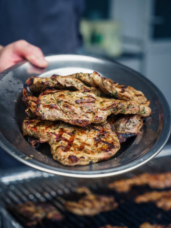 Hähnchensteaks frisch gegrillt