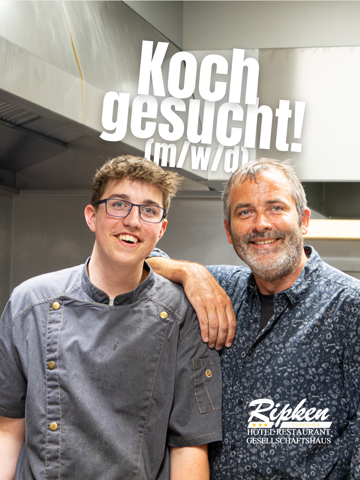 Zwei Köche in der Küche des Hotel Ripken, Schriftzug Koch gesucht